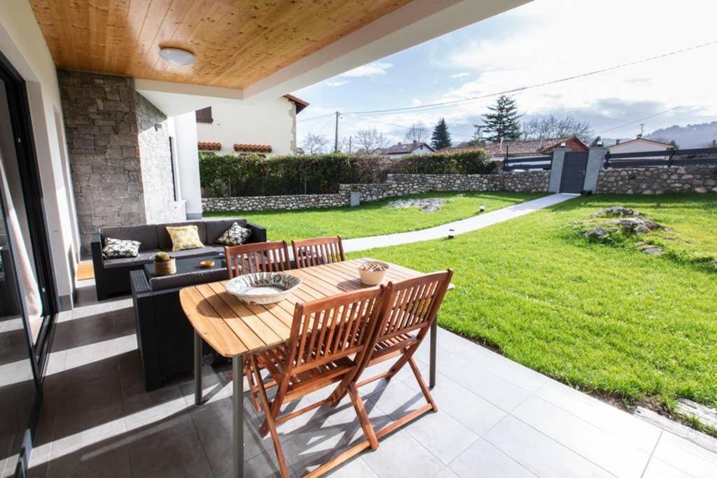 לאנס La Llosina Vivienda Vacacional Alquiler Integro מראה חיצוני תמונה